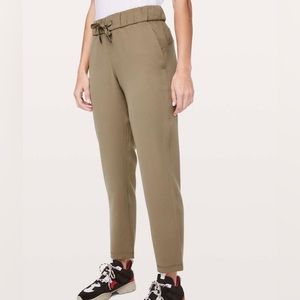 On The Fly Pant 7/8 *woven - frontier/tan - Size 2 - Medium Rise